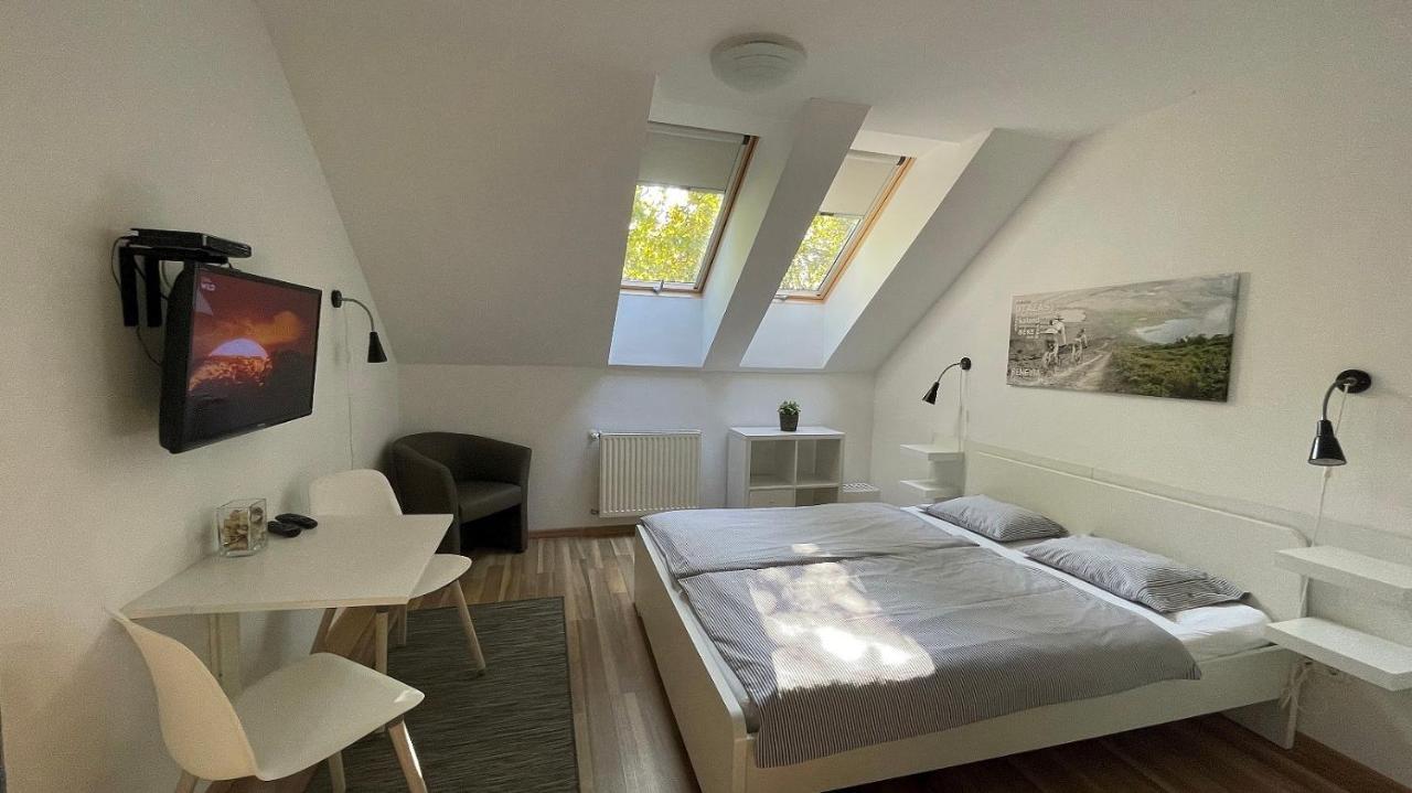 Benevia Apartments 페치 외부 사진