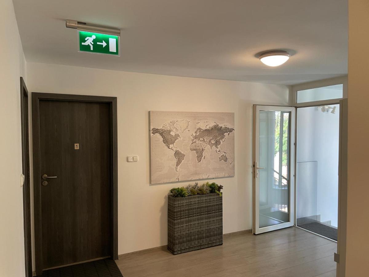 Benevia Apartments 페치 외부 사진