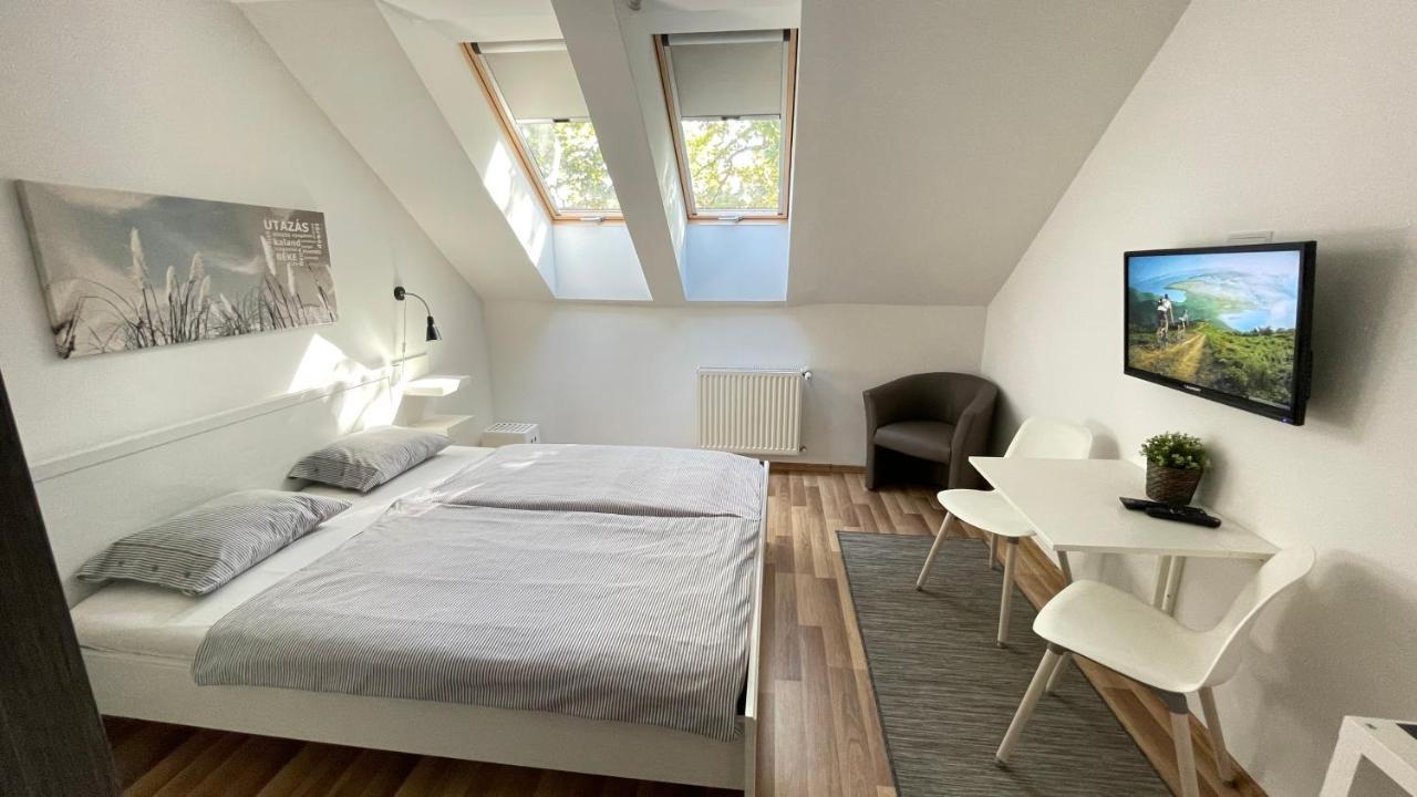 Benevia Apartments 페치 외부 사진